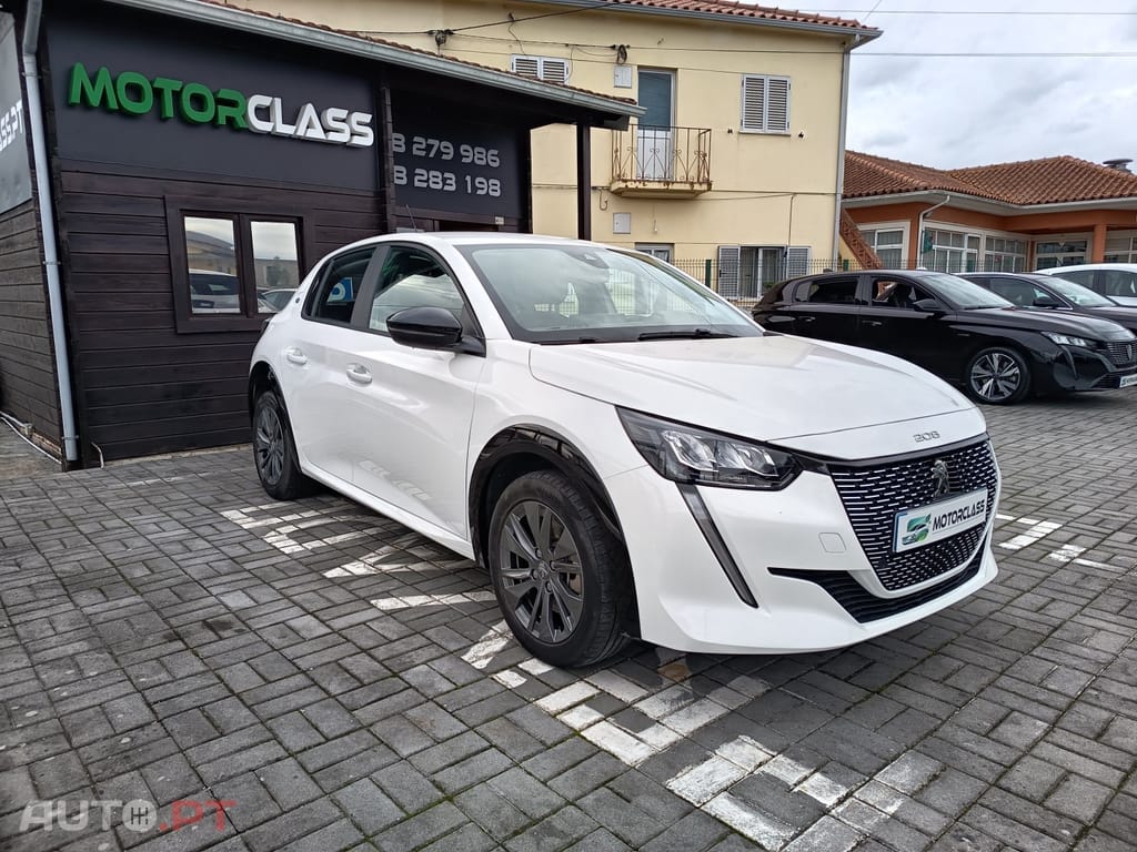 Peugeot E-208 50 kWh Style