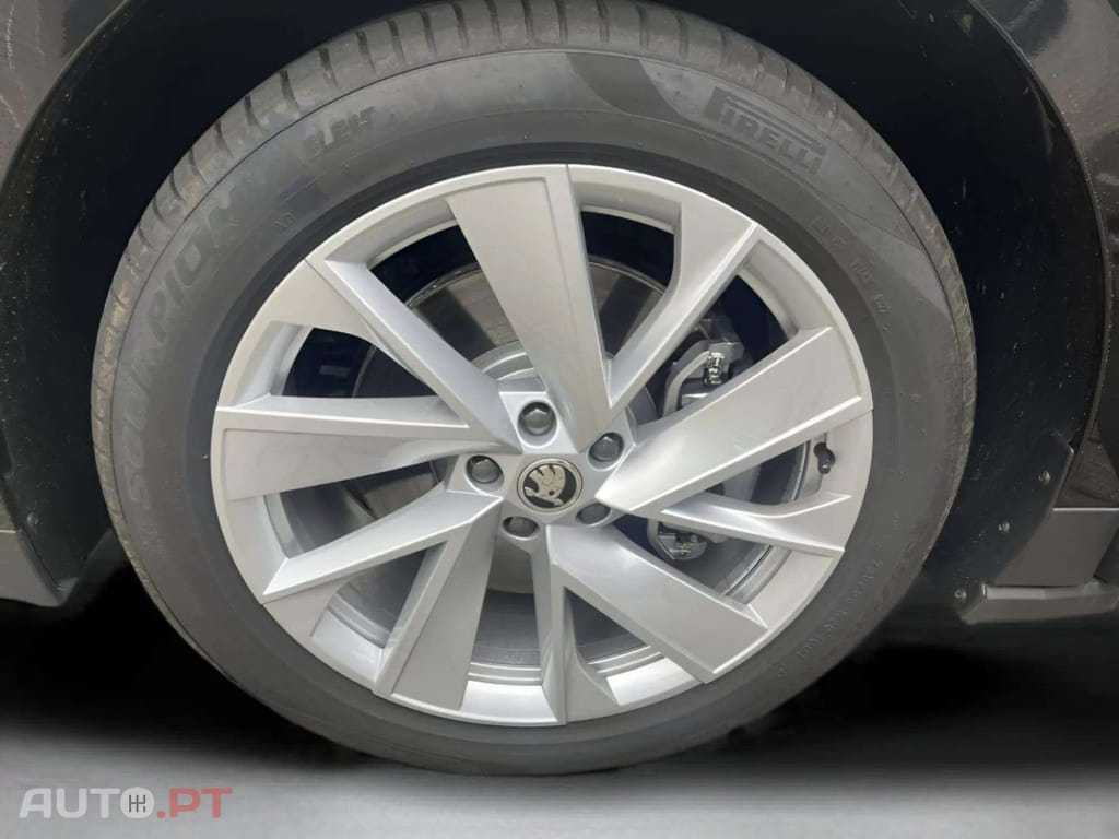 Skoda Enyaq iV 80 I.V.A DEDUTÍVEL