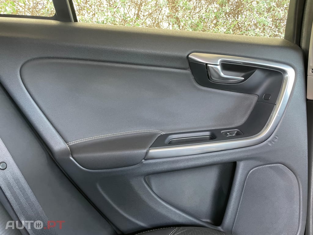 Volvo V60 2.0 D3 R-Design Start/Stop