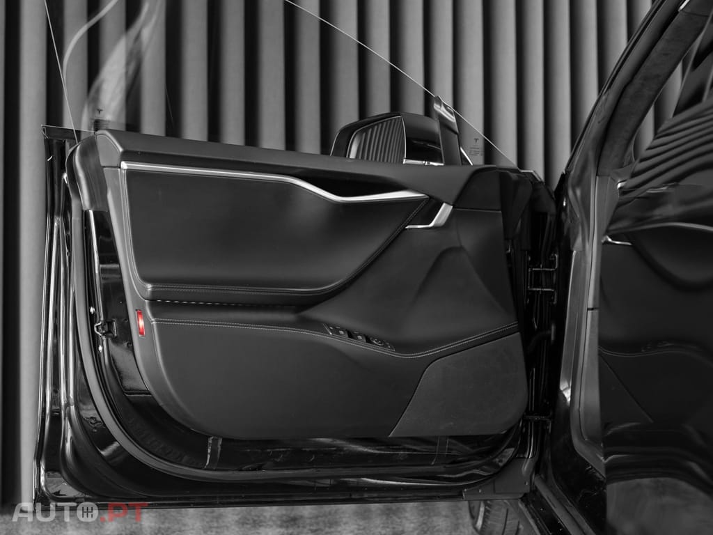 Tesla Model S 90D