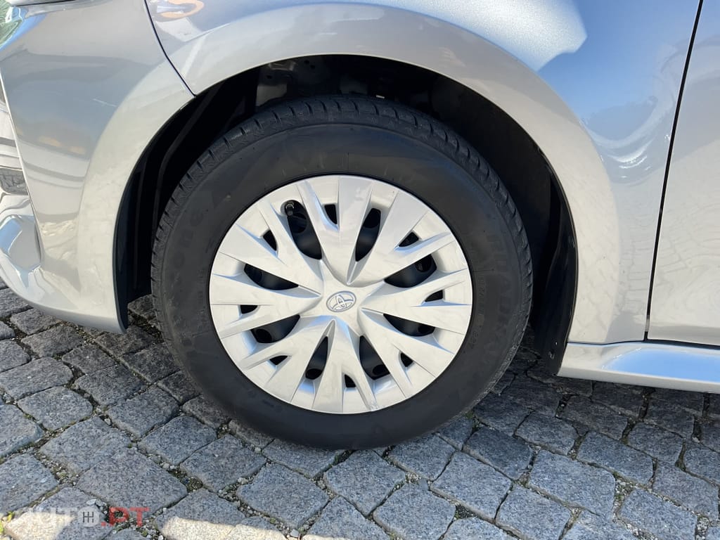 Toyota Yaris TOYOTA YARIS VVT-I HYBRID