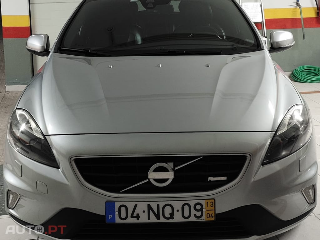 Volvo V40 D4