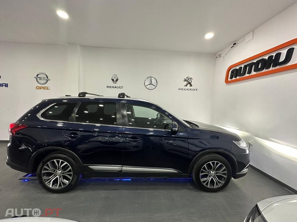Mitsubishi Outlander 2.2 DI-D Instyle Navi