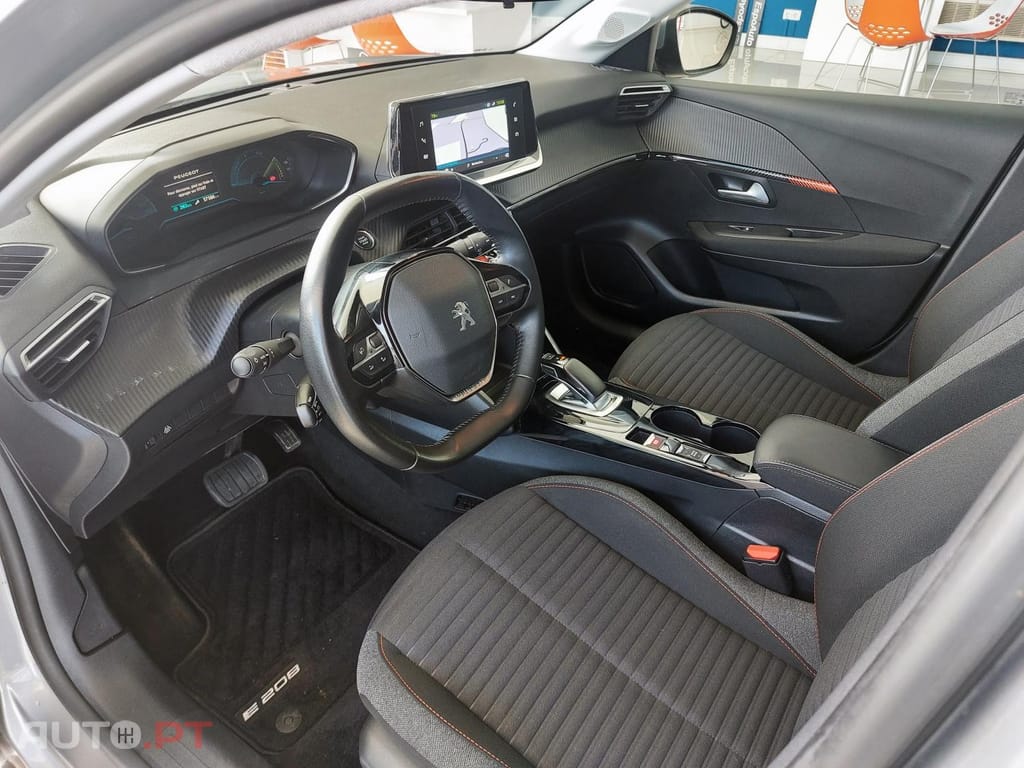 Peugeot E-208 50 kWh Active