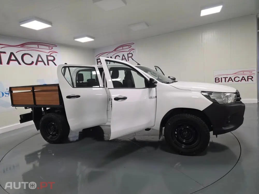 Toyota Hilux 2.4 D-4D 4WD CD CH