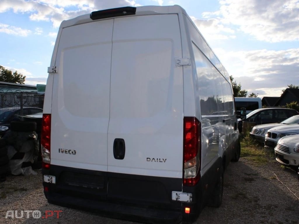 Iveco Daily 2.3 35S14 3000 CD