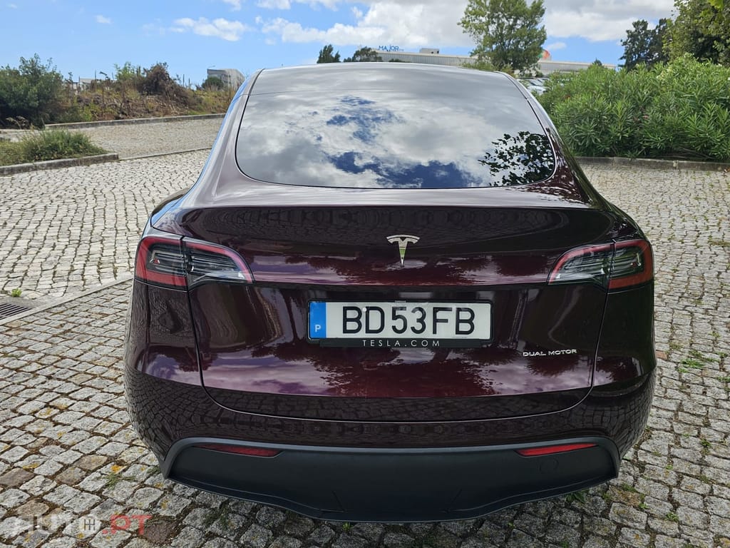 Tesla Model Y Long Range AWD