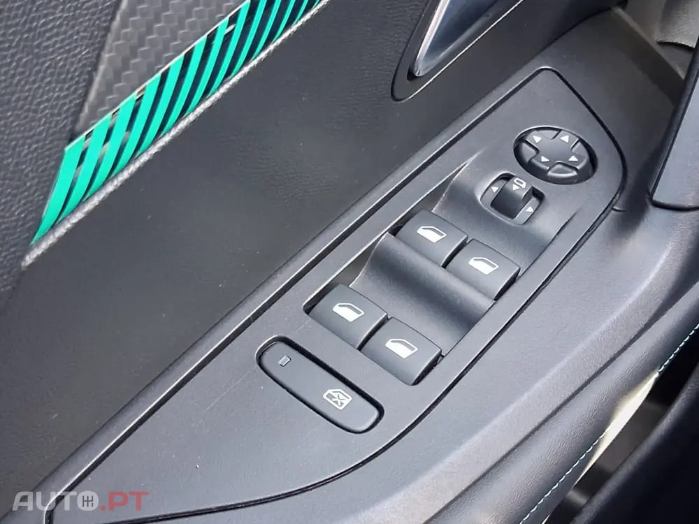 Peugeot 2008 1.2 PureTech Allure EAT8