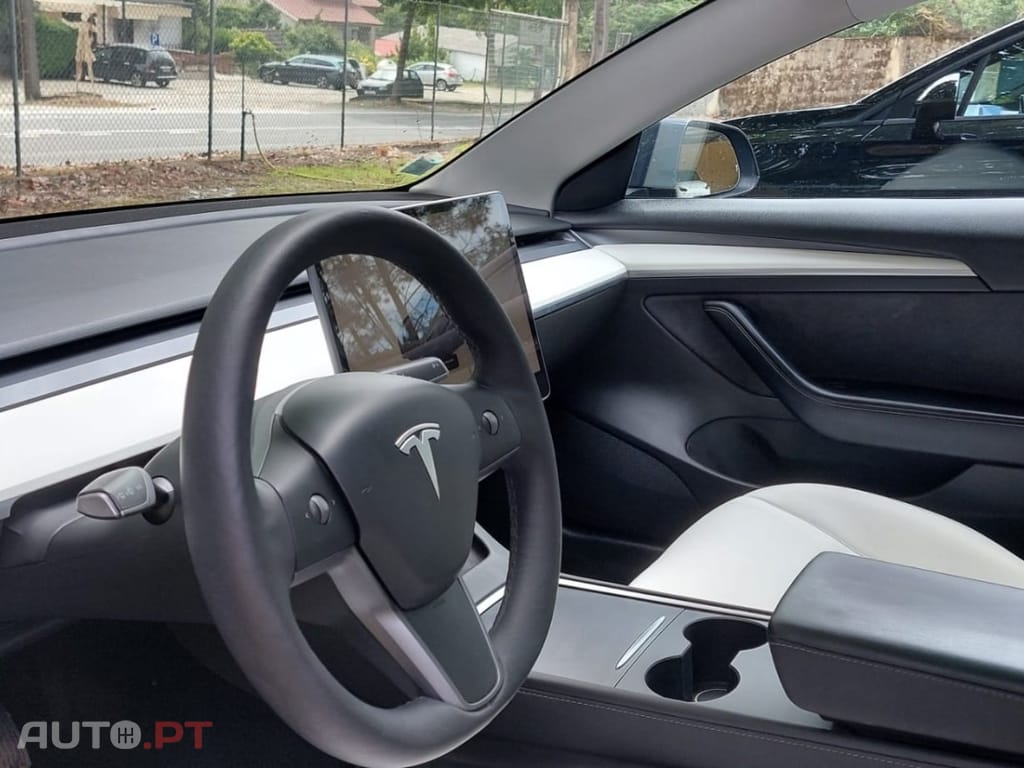 Tesla Model 3 Long-Range Dual Motor AWD