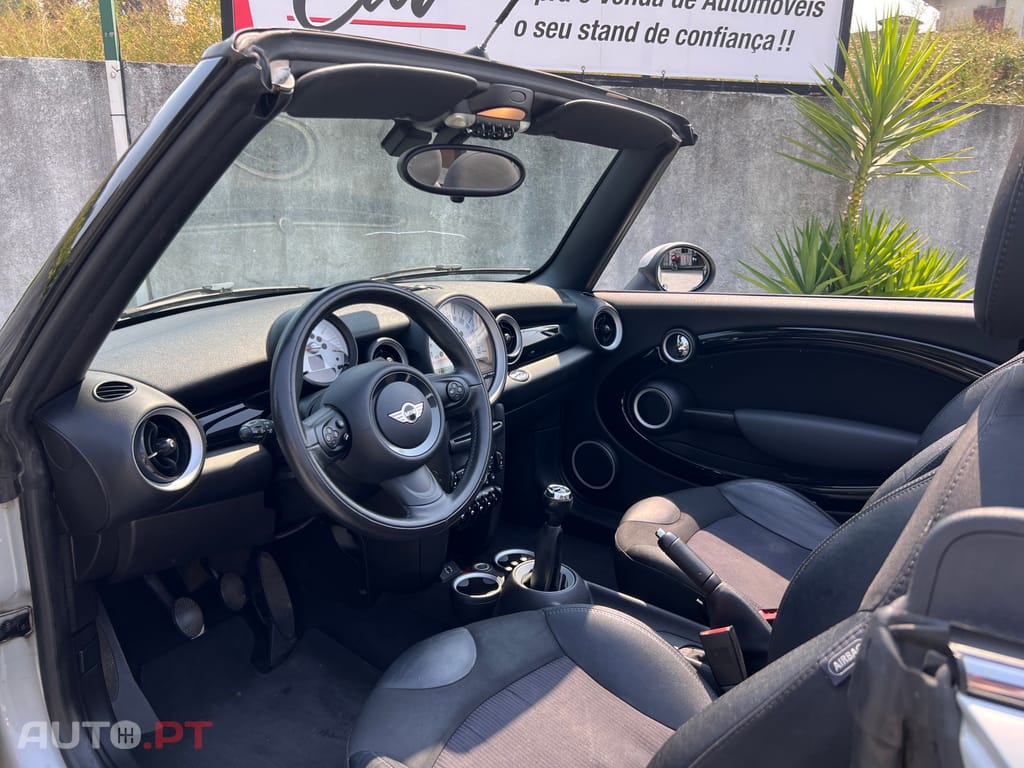 MINI Cooper Cabrio