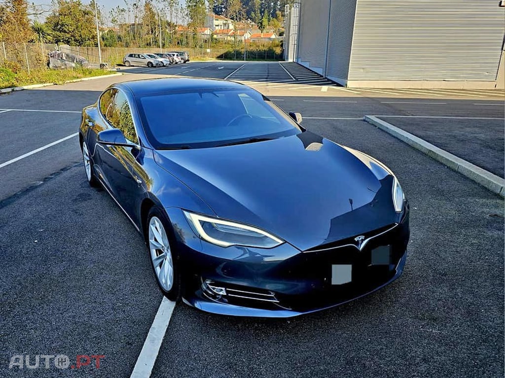 Tesla Model S 75 D