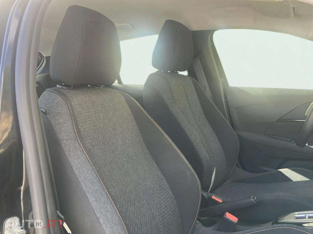 Peugeot 208 1.2 Hybrid Style e-DCS6