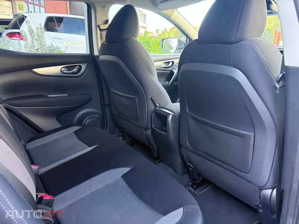 Nissan Qashqai 1.2 DIG-T N-Connecta 18