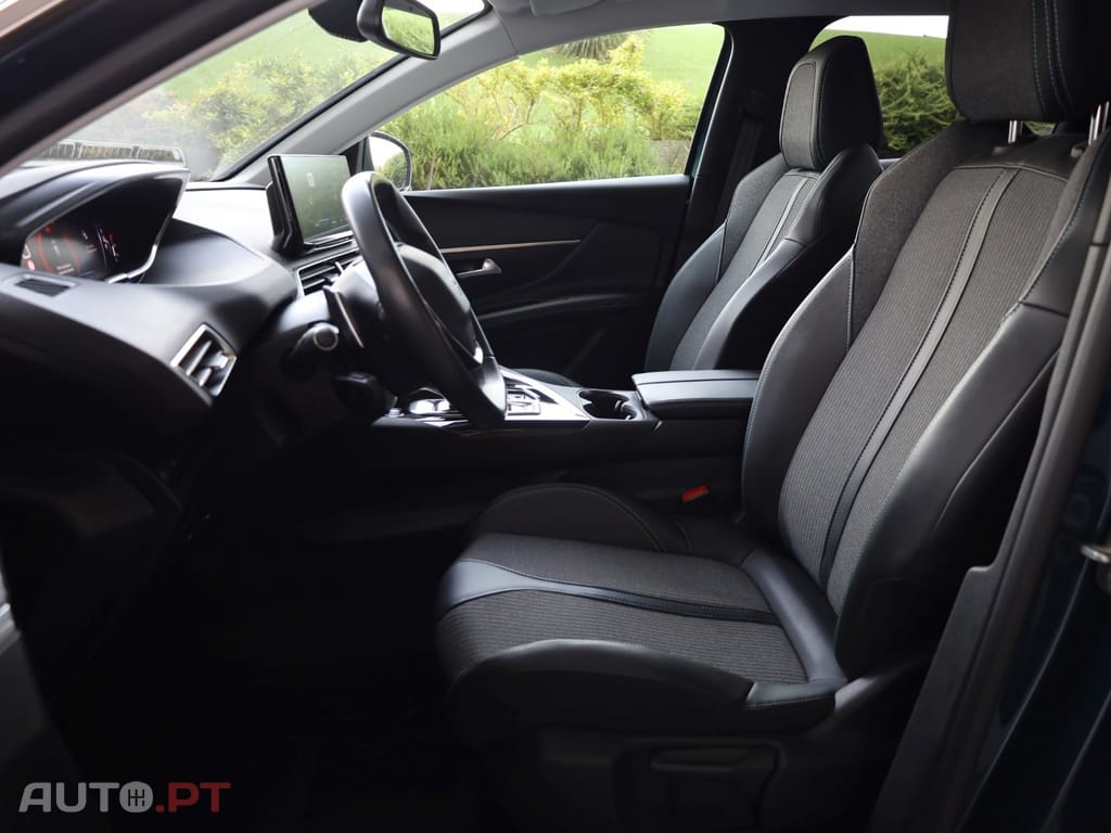 Peugeot 3008 1.2 PureTech Allure EAT8