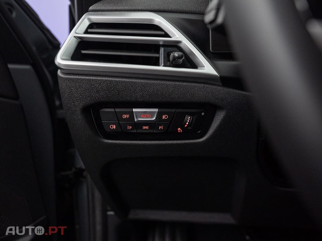 BMW 330 e Auto