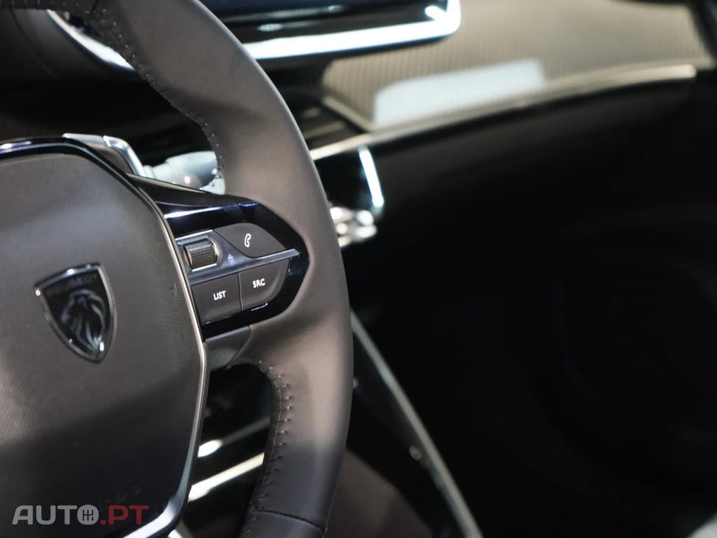 Peugeot 2008 1.2 Hybrid Allure e-DCS6