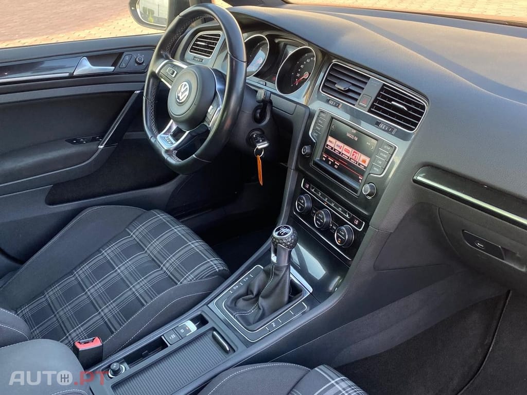 Volkswagen Golf 2.0 TDi GTD