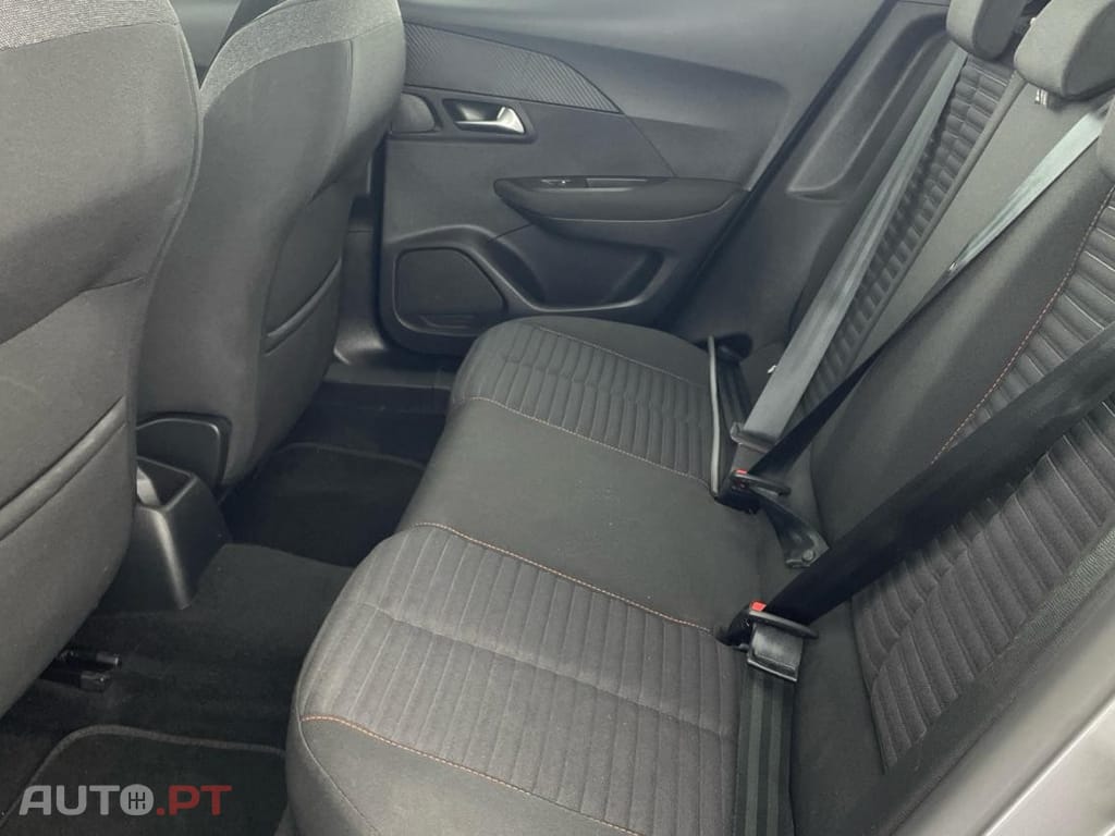 Peugeot 2008 1.2 PureTech Active Pack