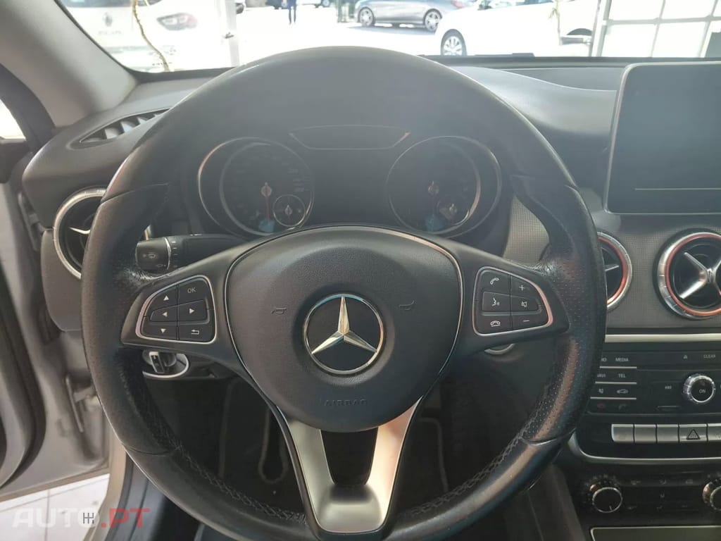 Mercedes-Benz CLA 180 d Urban