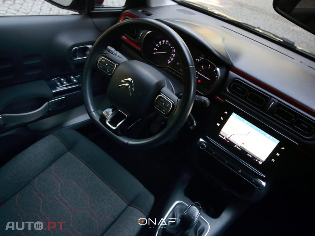 Citroen C3 1.2 Pure Tech Shine J17"