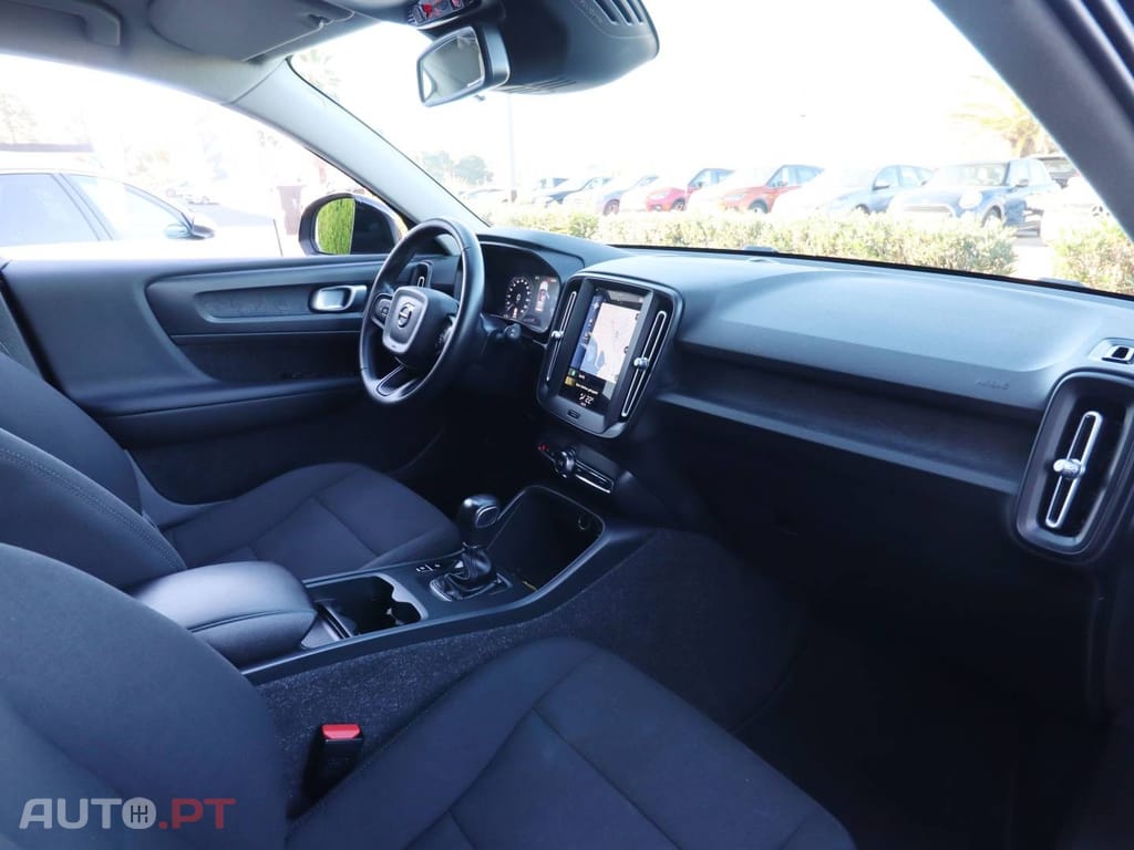 Volvo XC40 T2 Monument