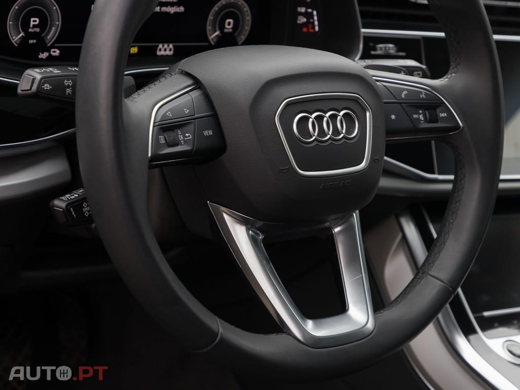 Audi Q7 I.V.A DEDUTÍVEL 55 TFSIe Q S LINE 
