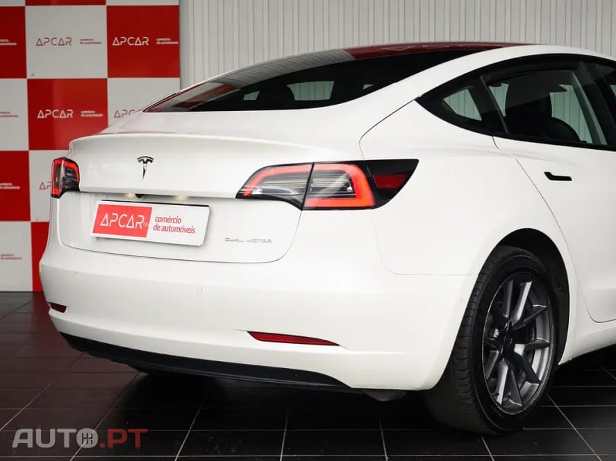 Tesla Model 3 Long Range AWD Dual Motor