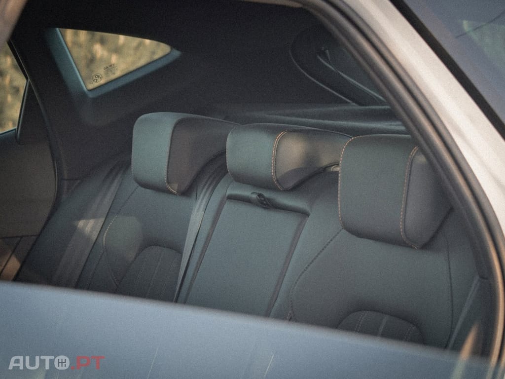 Cupra Formentor 1.4 Hybrid -Teto Panoramico e de abrir