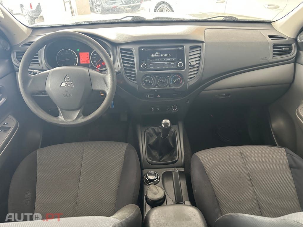 Mitsubishi L200 2.4 DI-D Club Invite 4WD