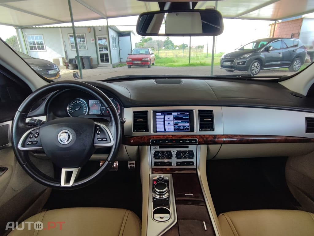Jaguar XF 2.2 D Luxury 139g