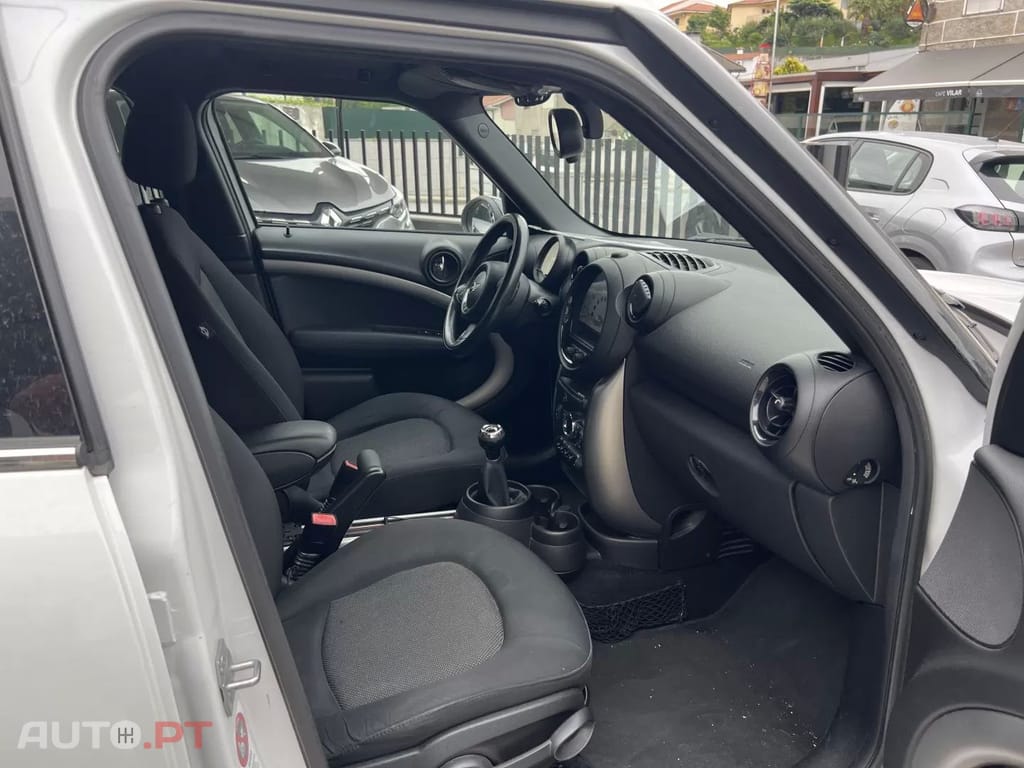 MINI Countryman One D