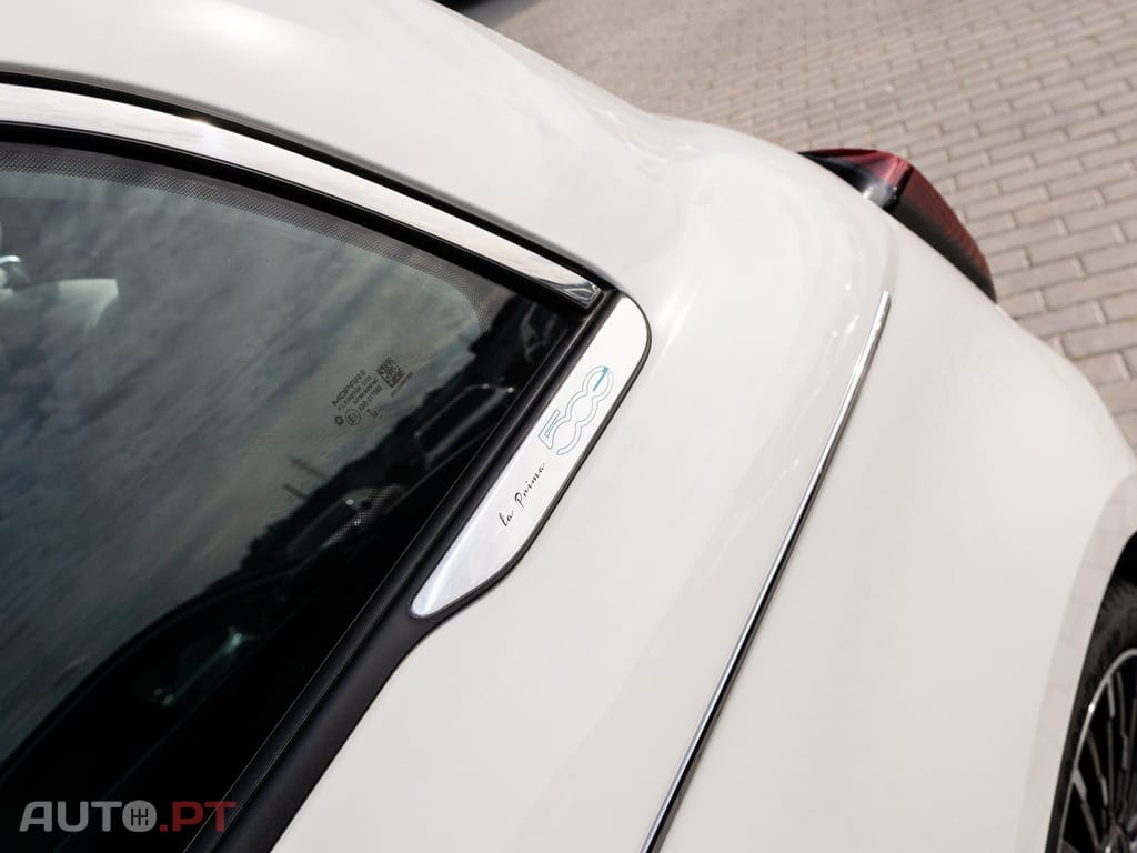Fiat 500e 42kWh la Prima (by Bocelli)
