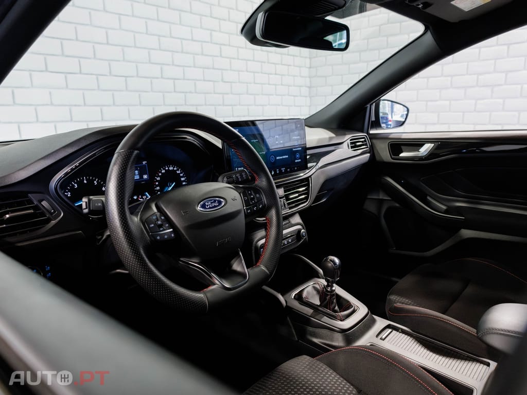 Ford Focus 1.0 EcoBoost MHEV ST-Line