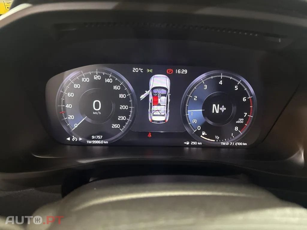 Volvo XC40 1.5 T2 Momentum Core