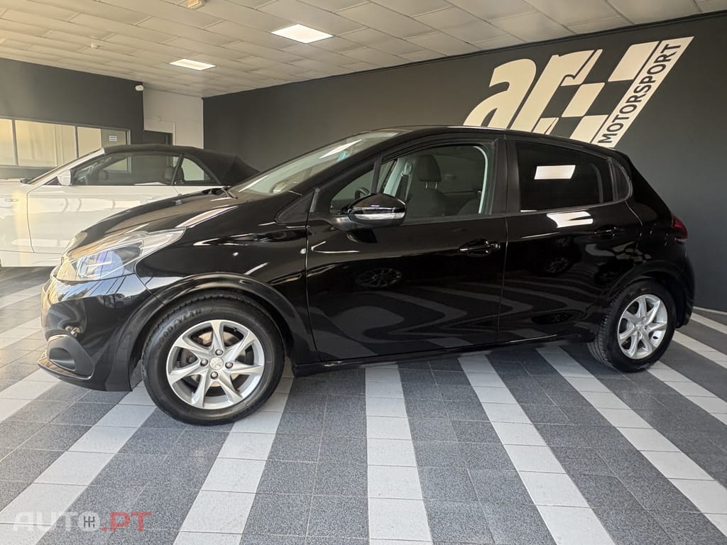Peugeot 208 1.2 PureTech Signature