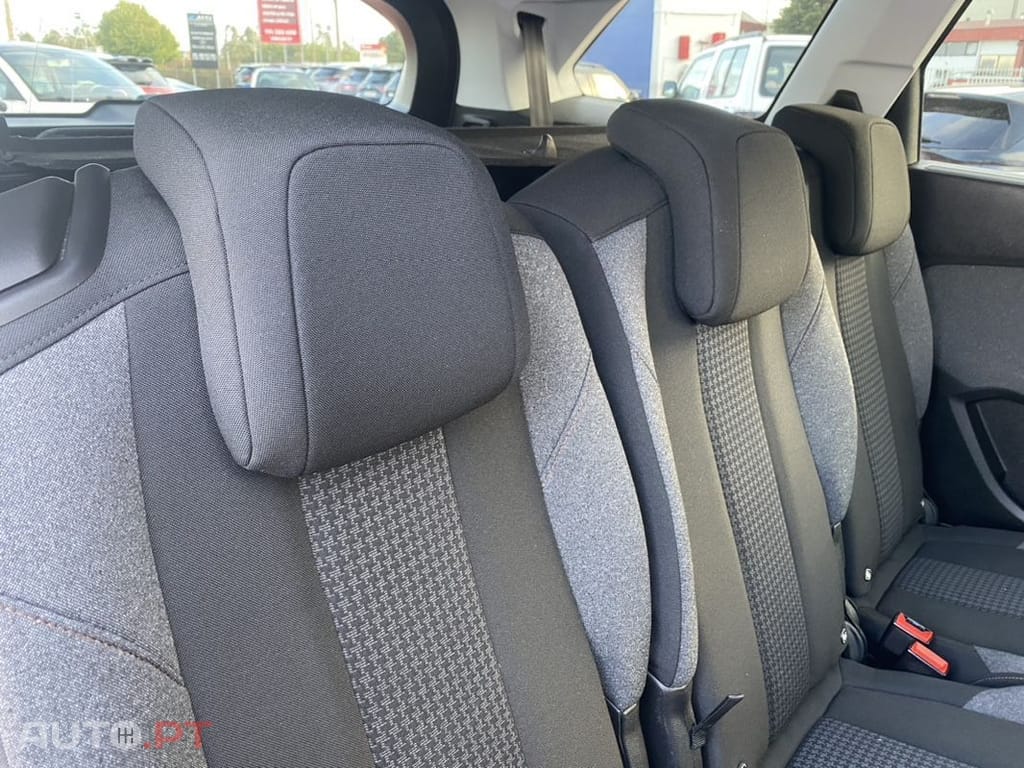 Peugeot 5008 1.5 BlueHDi Allure EAT8