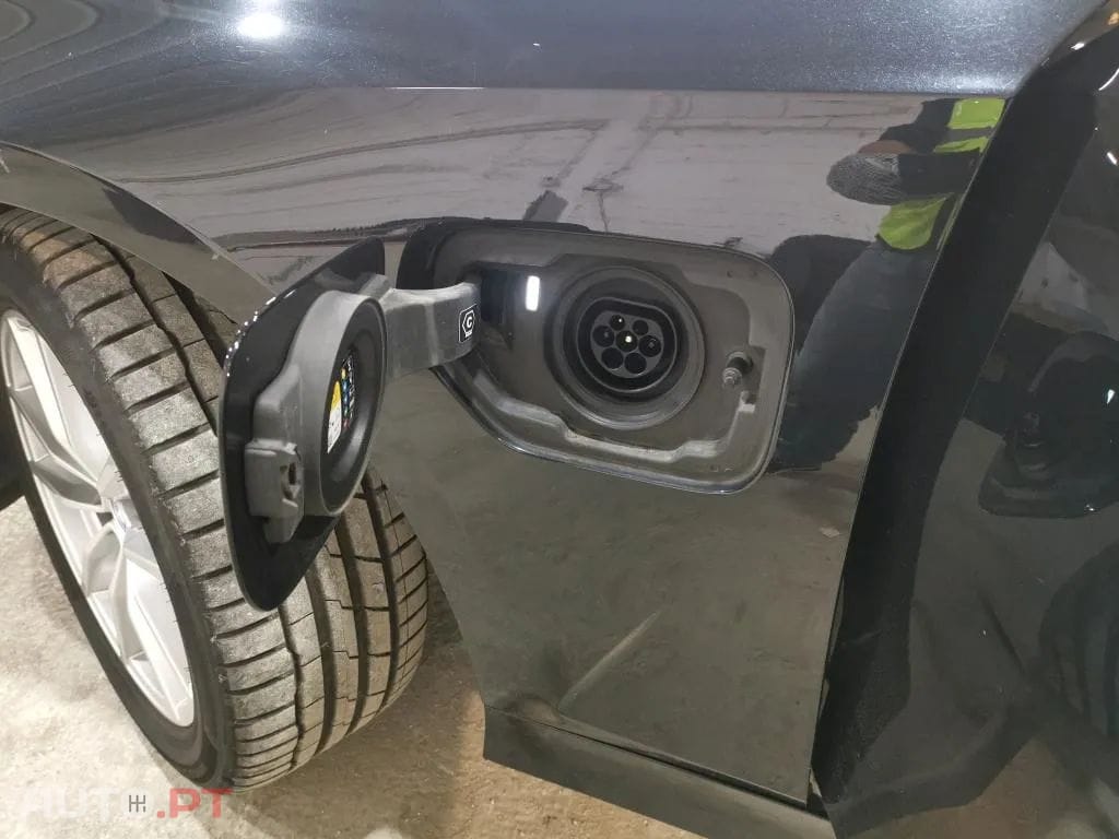 BMW 320 e Touring Corporate Edition Auto