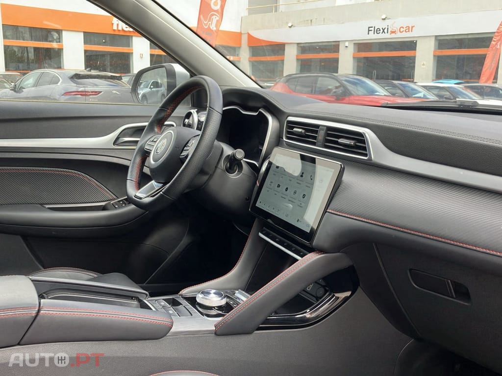 MG ZS EV 72.6 kWh Luxury OBC 11 KW