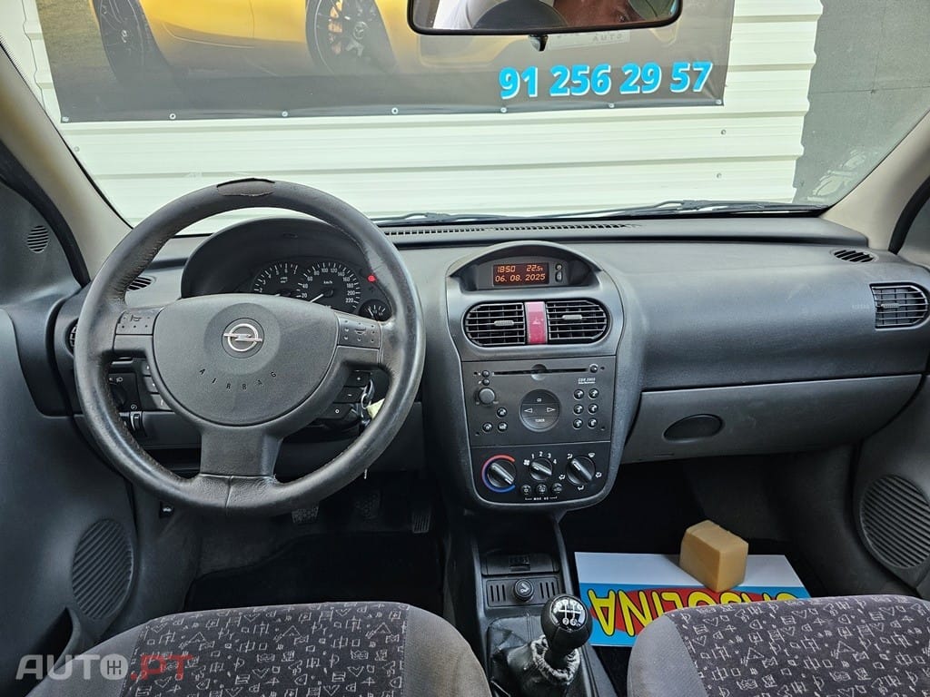 Opel Corsa 1.2 16V Confort