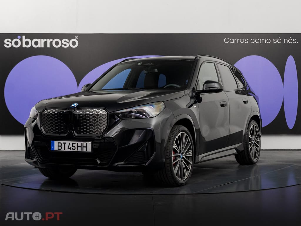 BMW iX1 xDrive30 Pack Desportivo M Pro