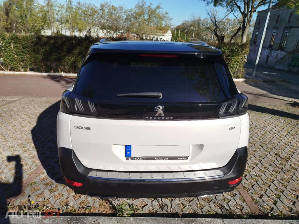 Peugeot 5008 GT HYBRID 136 CV