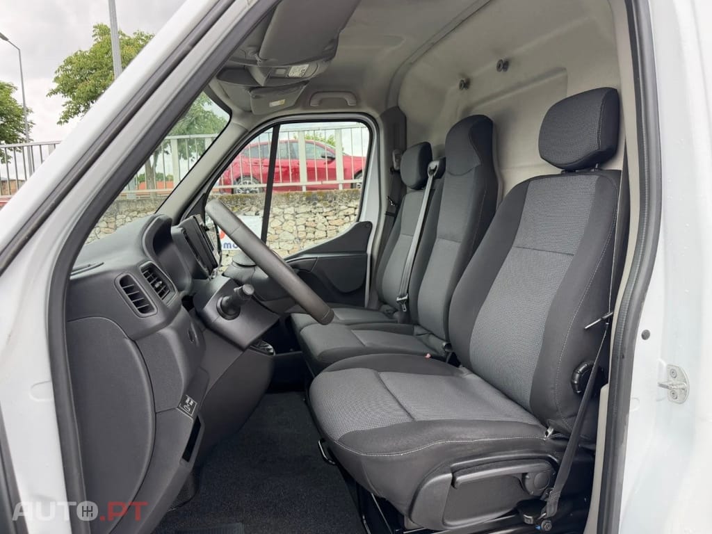 Renault Master 2.3dCI L2H2 3LUG Full Extras