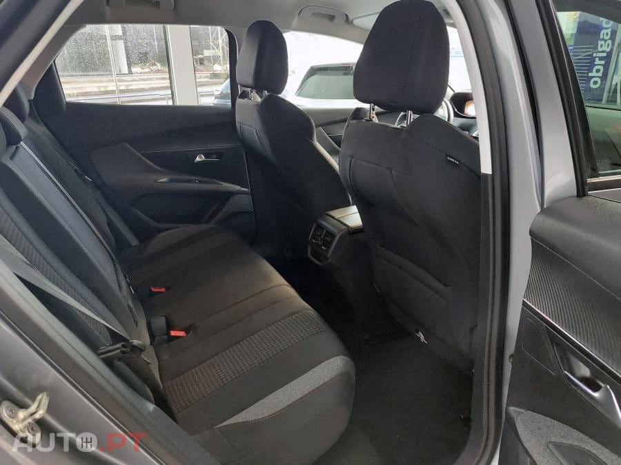 Peugeot 3008 1.5 BlueHDi Active