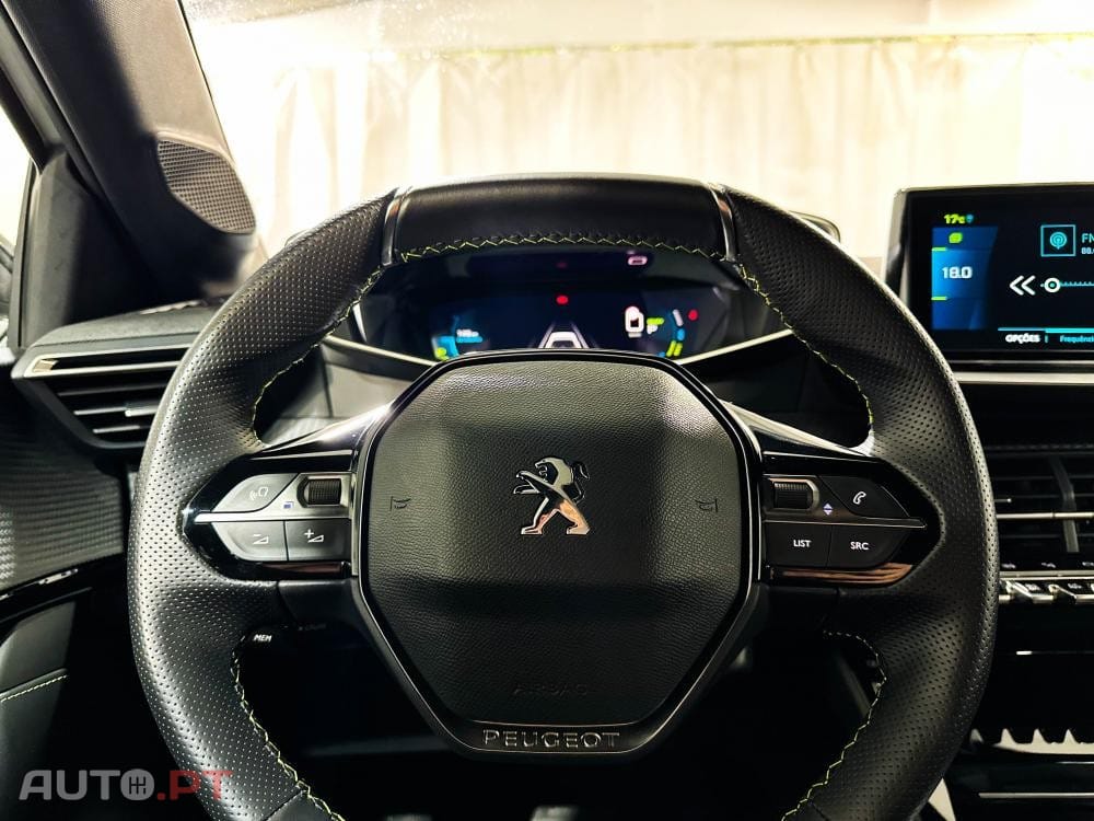 Peugeot E-208 50 kWh GT Pack