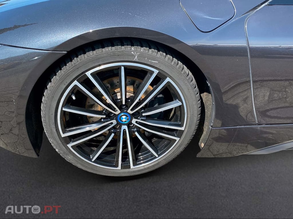 BMW i8 Basis