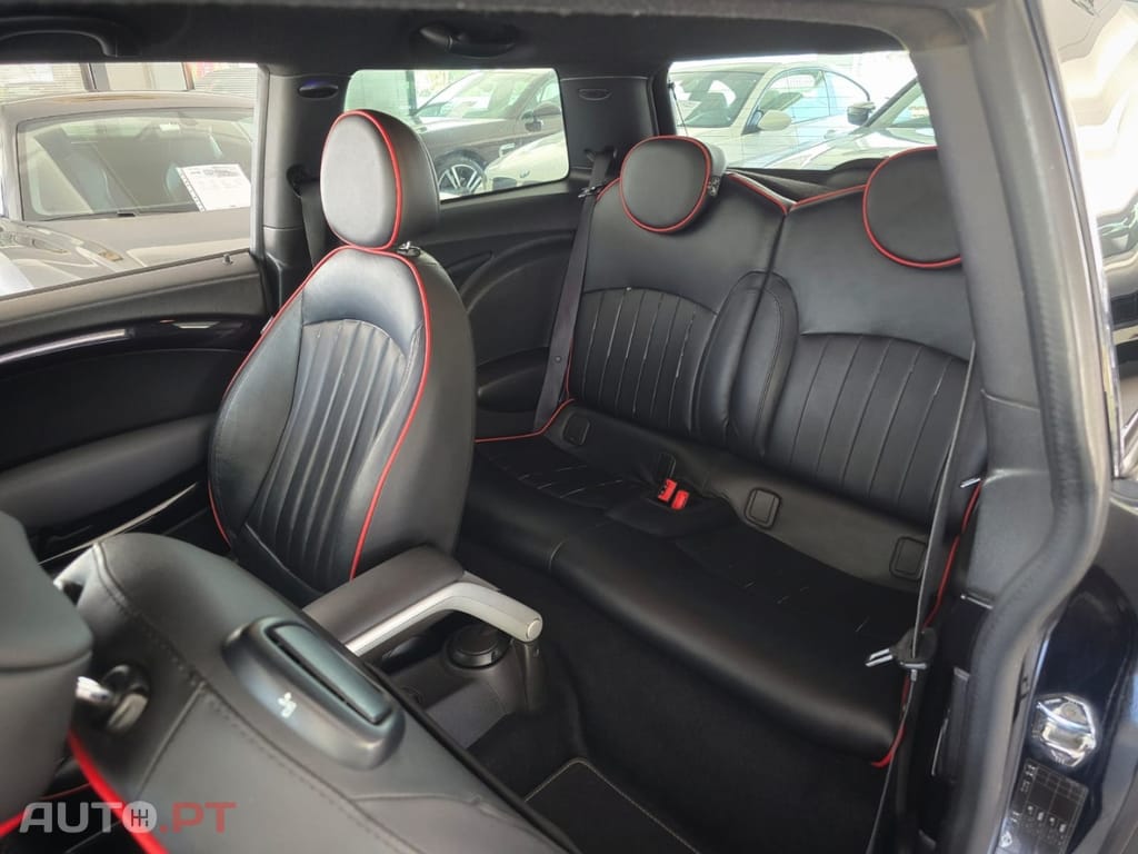 MINI Cooper John Cooper Works