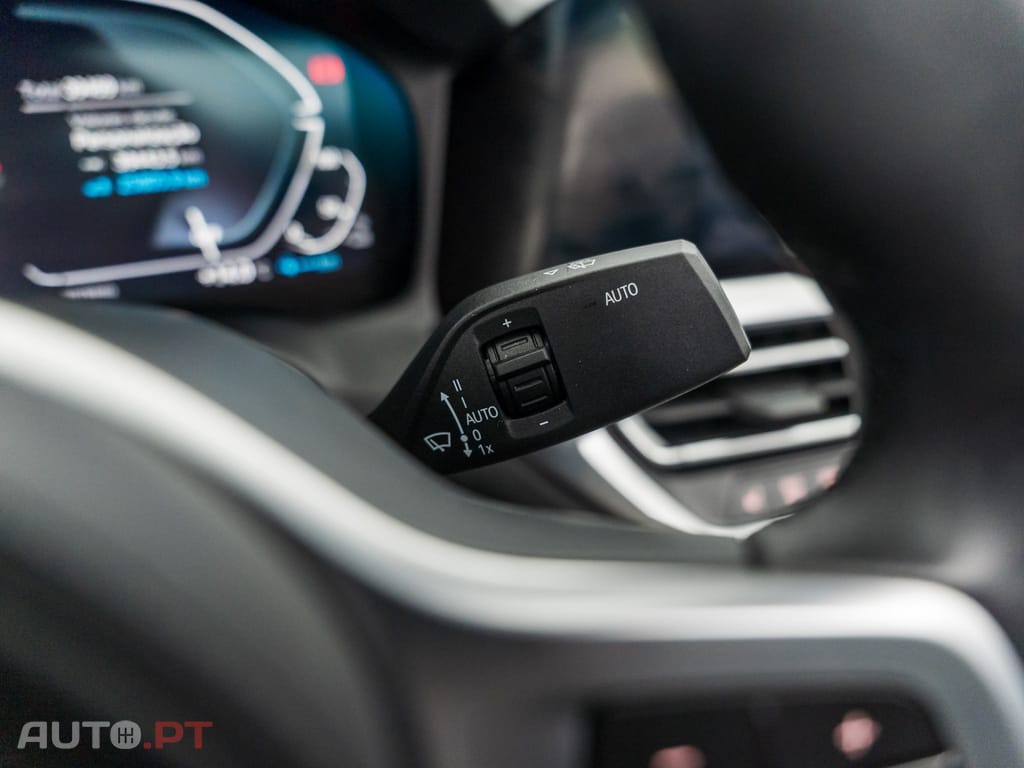 BMW 320 e Line Sport Auto