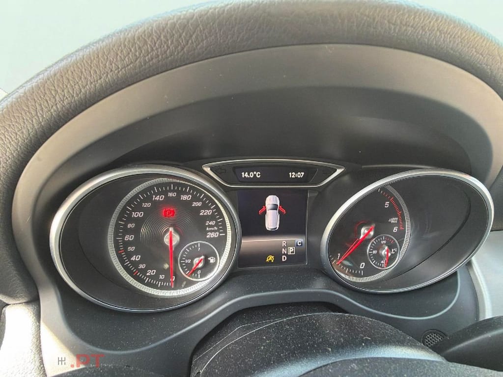 Mercedes-Benz CLA 200 d Shooting Brake Urban Aut