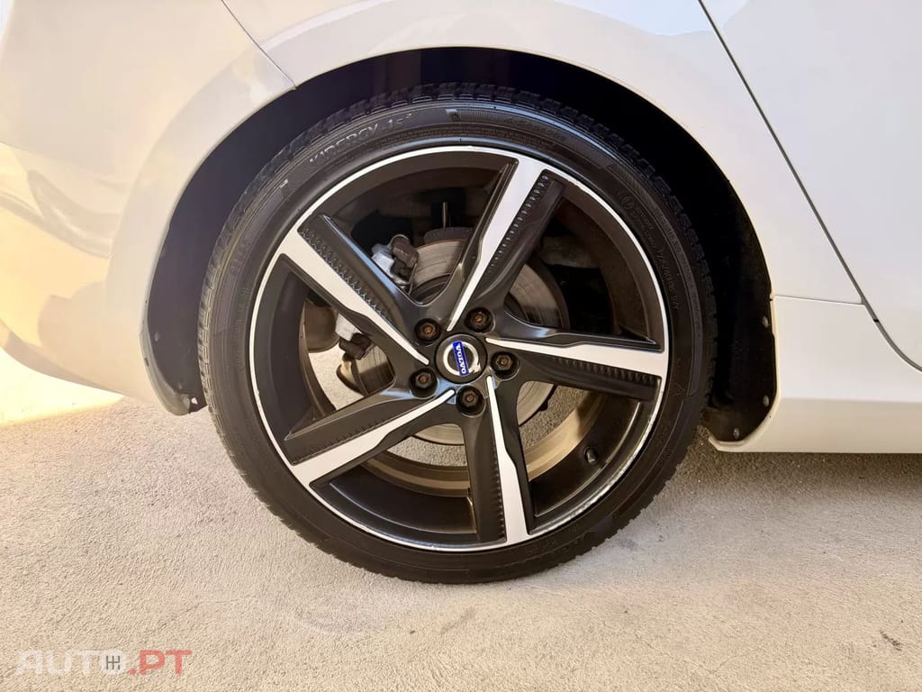 Volvo V40 2.0 D4 Momentum