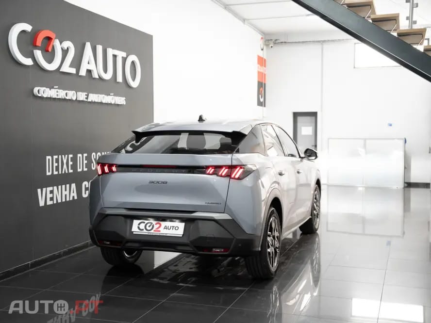 Peugeot 3008 1.2 Hybrid Allure e-DCS6